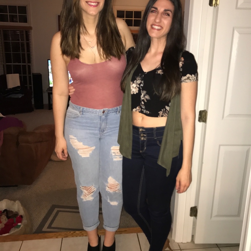 Forever 21 distressed boyfriend jeans size 30 EUC